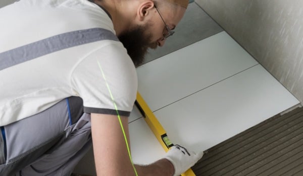 Trwała fuga pod prysznic – jaka będzie najlepsza?